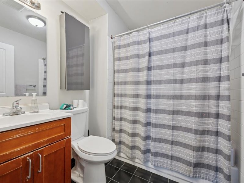 Building Photo - 928 S 15th St