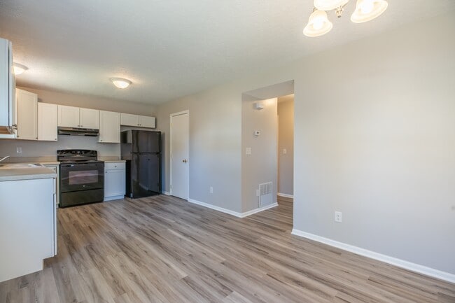 Building Photo - 484-486 Applegate Ln