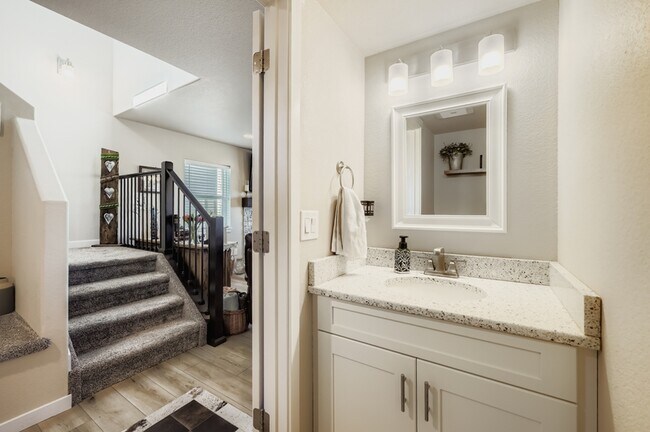 Building Photo - 6867 Passing Sky Dr