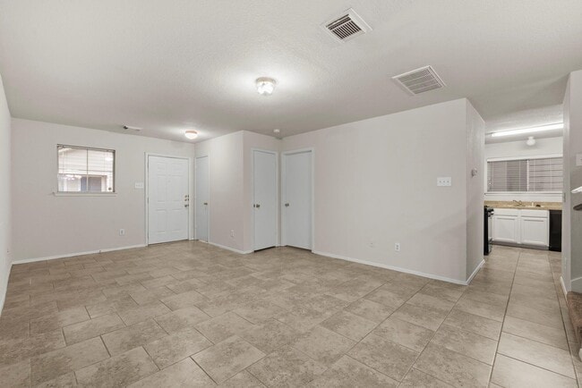 Building Photo - 1617 Nichole Woods Dr