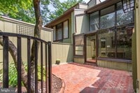 Building Photo - 7 Belaire Way