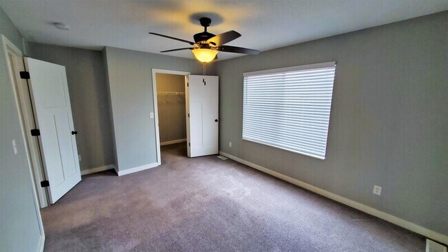 Building Photo - 414 N 18th Ave