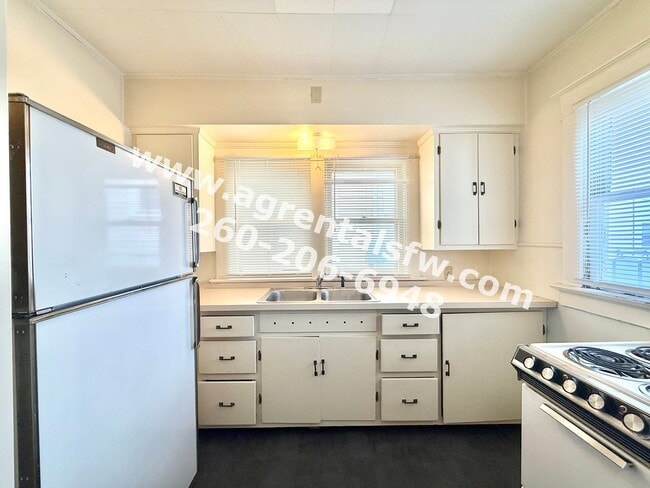 Building Photo - 919 Rivermet Ave