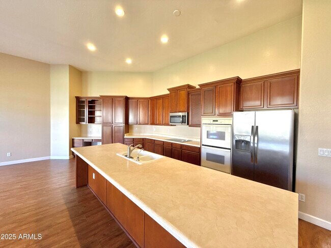 Building Photo - 12816 W Vista Paseo Dr