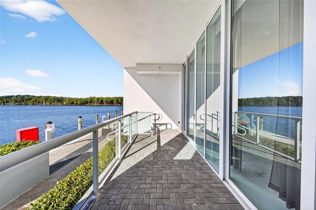 Building Photo - 400 Sunny Isles Blvd