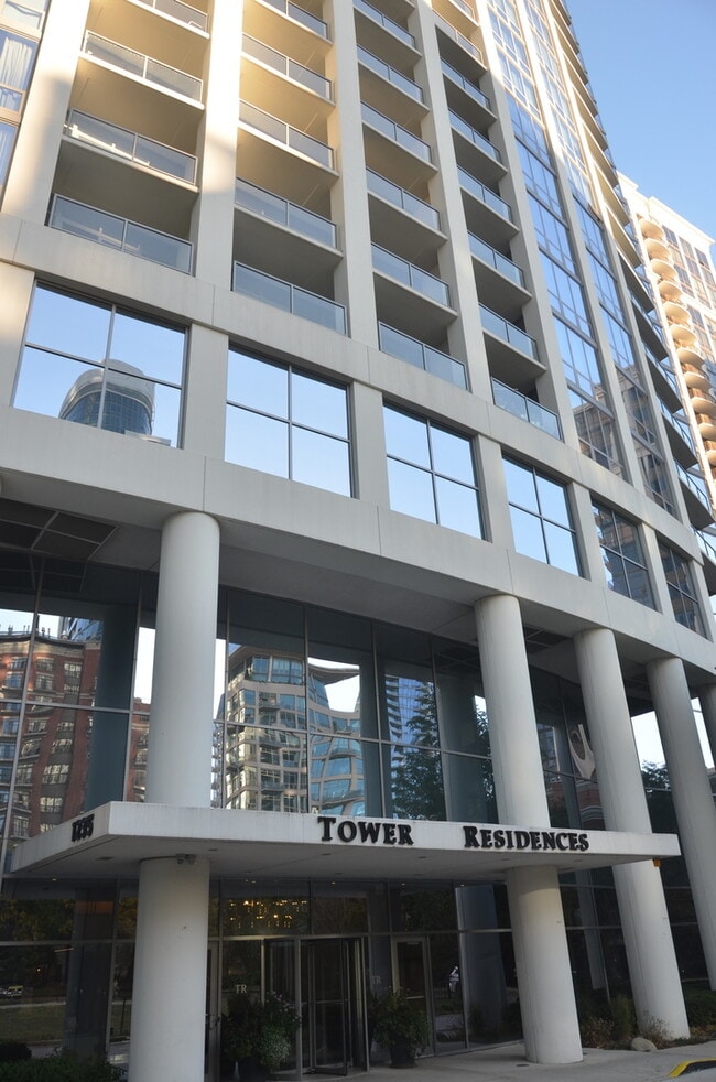 Building Photo - 1235 S Prairie Ave