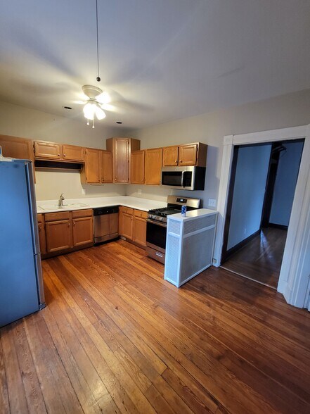 Building Photo - 416 6th Ave