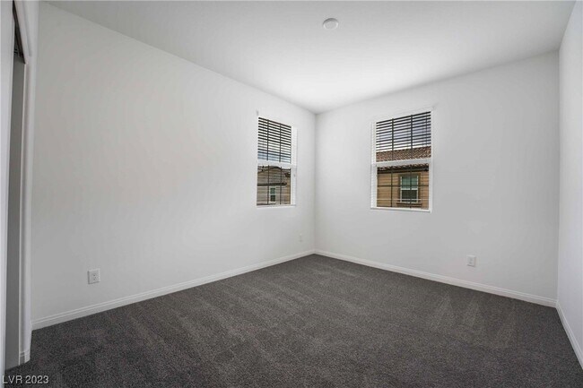 Building Photo - 623 Sedum Ave.