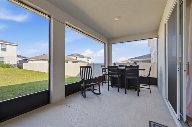 Building Photo - 1123 Sugarwood St