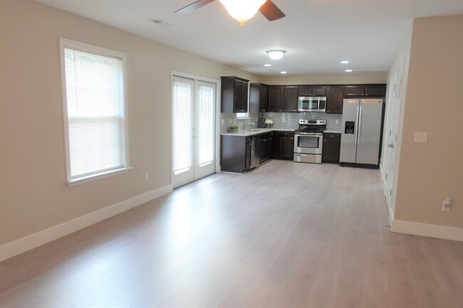 Building Photo - 1002 Whirlaway Cir