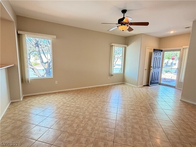 Building Photo - 2523 Romanza Rd
