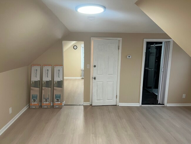 Building Photo - 61 Warwick Rd