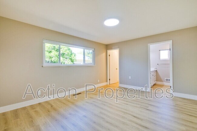 Building Photo - 86 Dalma Dr