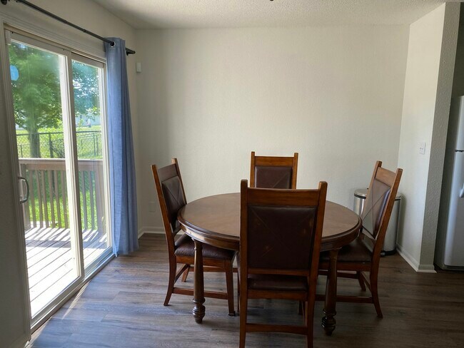 Building Photo - 1723 Farm Meadow Dr