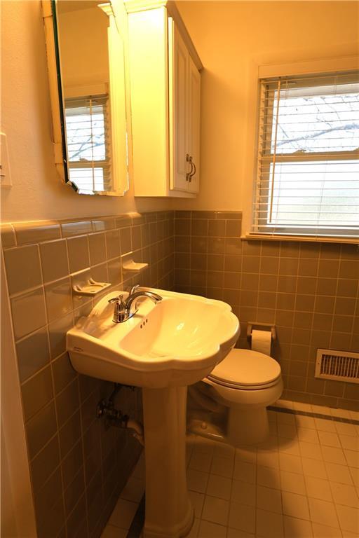 Building Photo - 1735 Moonstone Ct