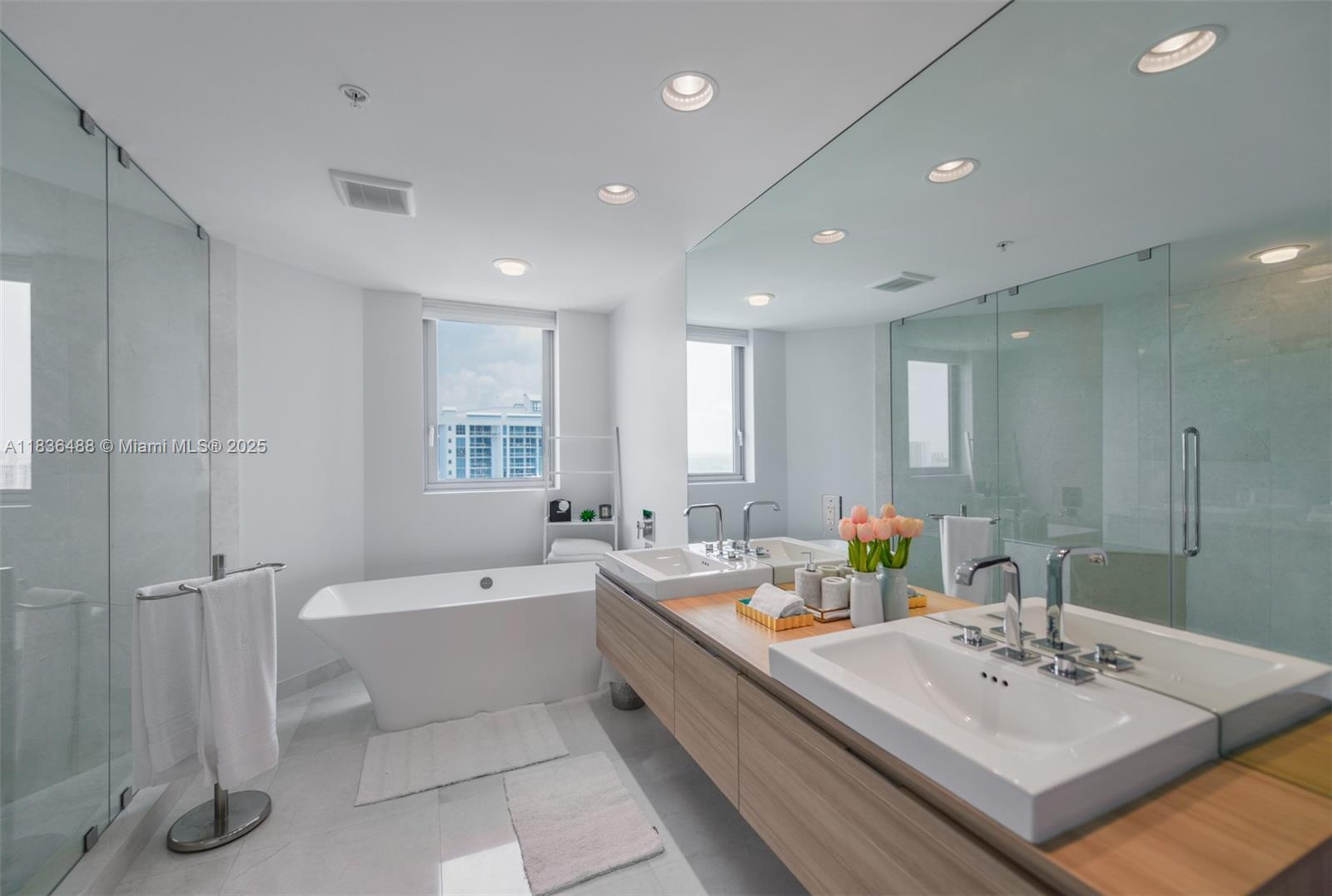 Building Photo - 17111 Biscayne Blvd