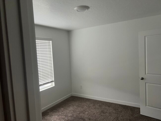 Building Photo - 398 N Sea Chaser Ln