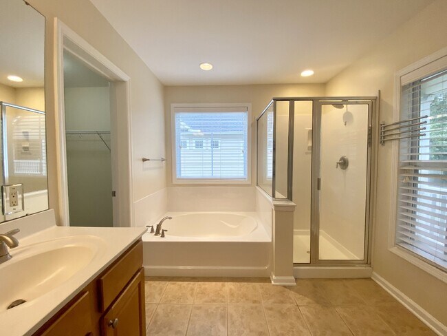 Building Photo - Charming Four-Bedroom Home in Bluffton wit...