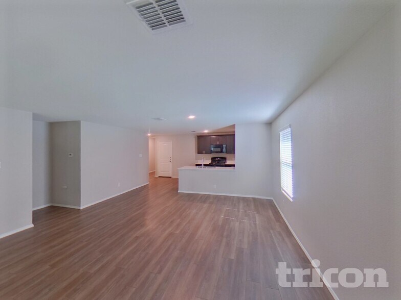 Building Photo - 1805 Westfall Dr