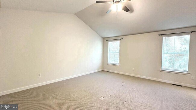 Building Photo - 229 Wynstone Ct