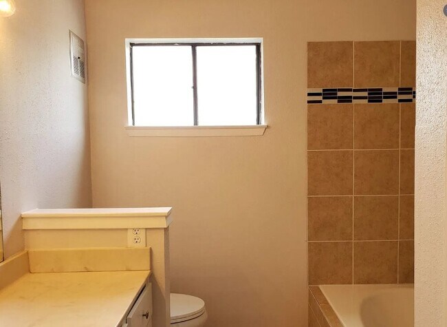 Building Photo - 6750 Sands Point Dr