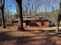 Building Photo - MOVE IN SPECIAL! HALF OFF FIRST MONTH!!