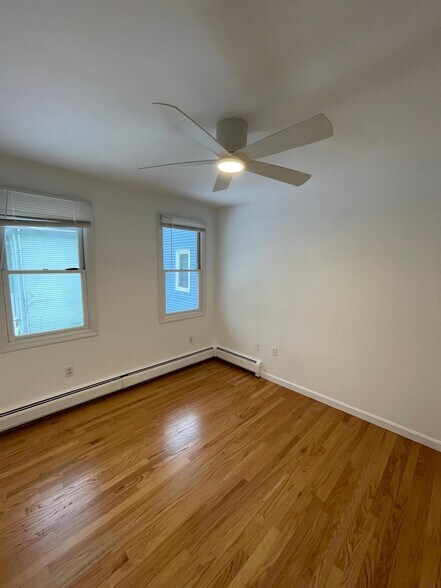 Building Photo - 26 Thorndike St