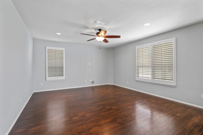 Building Photo - Beautifull Home In Aubrey ISD