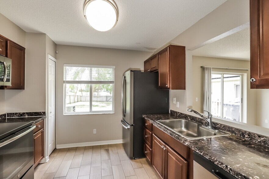 Building Photo - 13121 Fennway Ridge Dr