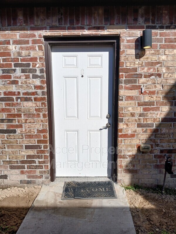 Building Photo - 1805 Cari Nicole Ave