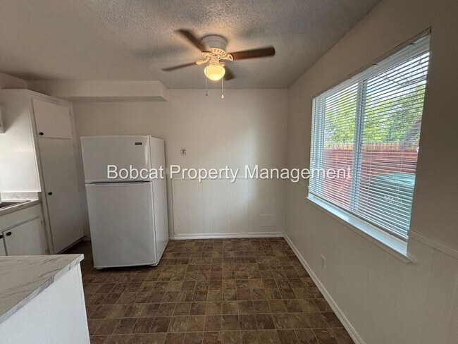 Building Photo - 1501 N Edmonds Dr