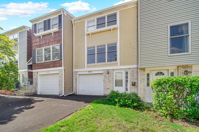 Building Photo - 2015 Oxford Ct