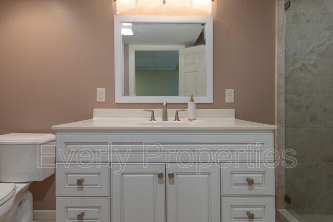 Building Photo - 1617 Legend Cir