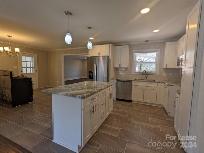 Building Photo - 354 Fieldstone Rd
