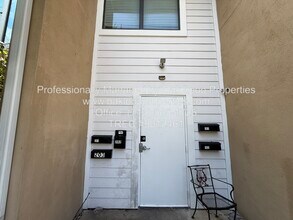 Building Photo - 2724 Crossview Dr
