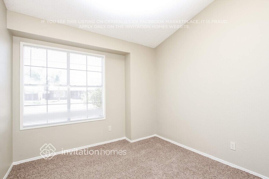 Building Photo - 5704 W Villa Theresa Dr