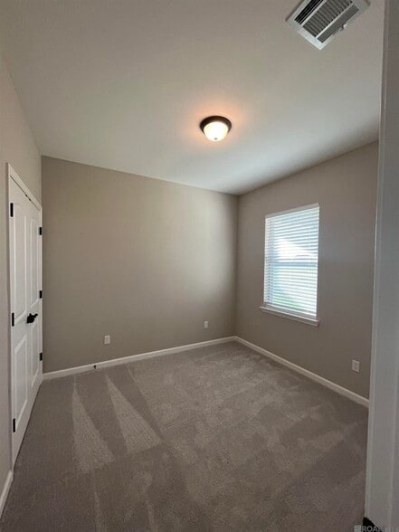 Building Photo - 205 River Mill Dr