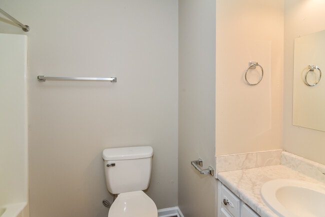 Building Photo - 269 Ariel Dr