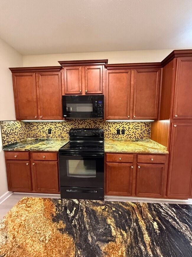 Building Photo - 3BR/3BA in Prime Gallatin Location with Lawncare Included