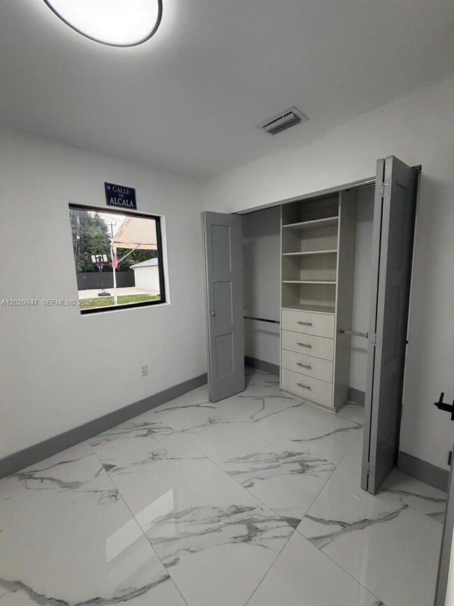 Building Photo - 5350 NW 174th Dr