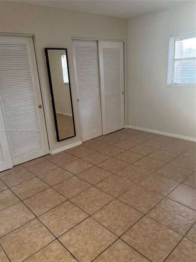 Building Photo - 8650 SW 67th Ave