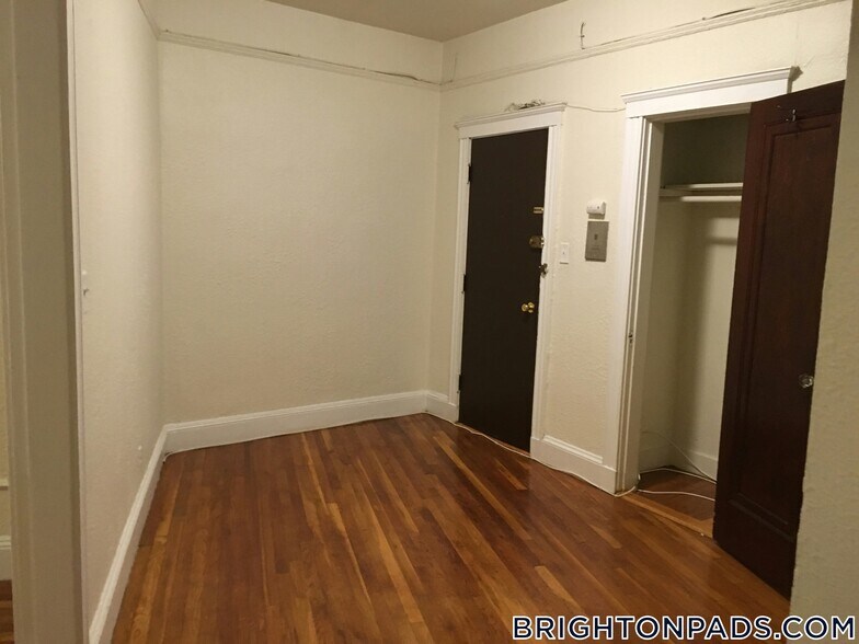 Building Photo - 66 Chiswick Rd