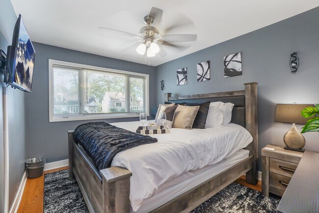 Building Photo - 5305 N Harlem Ave