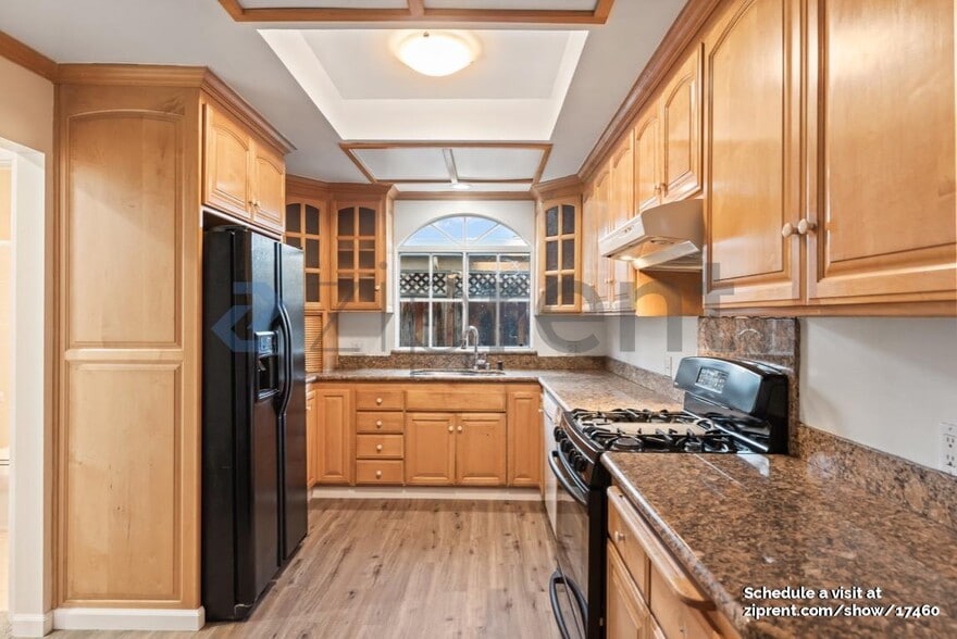 Building Photo - 39986 Barbara St