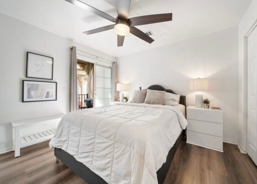 Building Photo - 1900 Rancho Frontera Ave