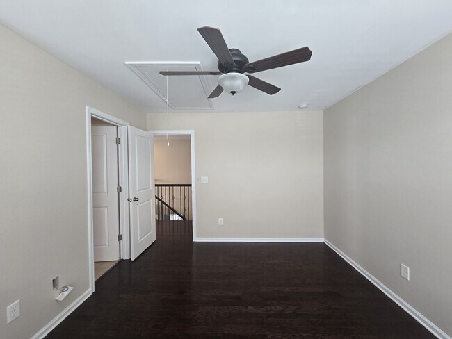 Building Photo - Beautiful Home located in Bridge Pointe Ne...