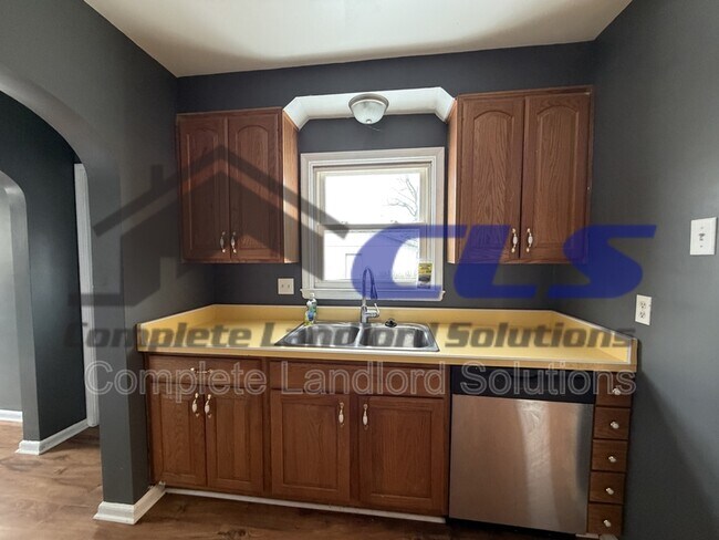 Building Photo - 2116 Poplar St