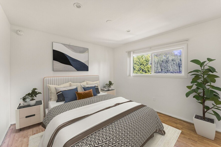 Building Photo - 5738 Woodman Ave