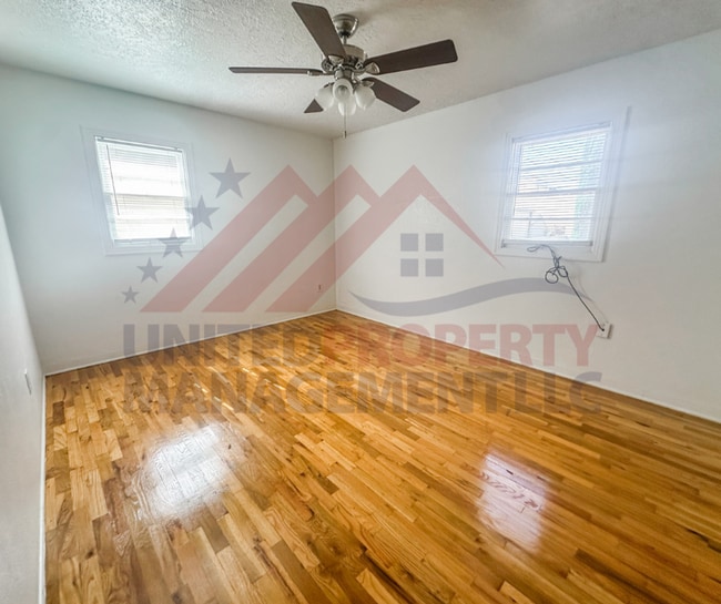 Building Photo - 3 bedroom 1 bathroom for rent