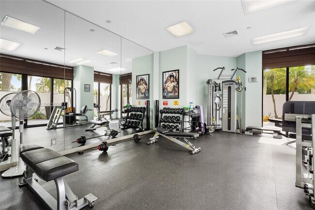 Building Photo - 3598 Yacht Club Dr